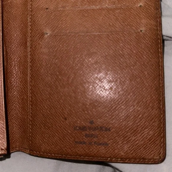 Louis Vuitton authentic canvas monogrammed long wallet 6 card slots checkbook